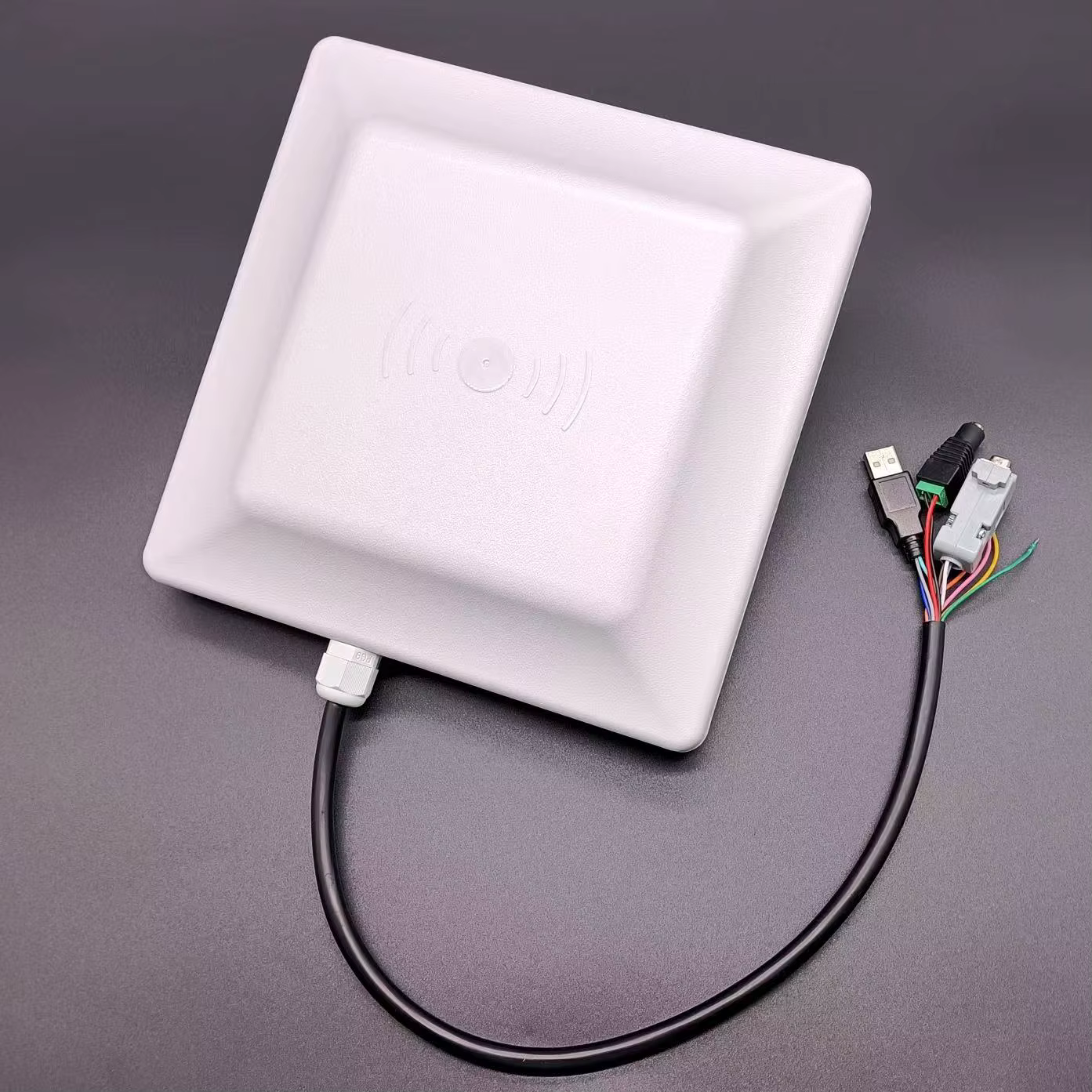 pic4 UHF RFID-читач со голем дострел (2–6 m), 7 dBi, излез Wiegand/RS232/RS485 - Image 1